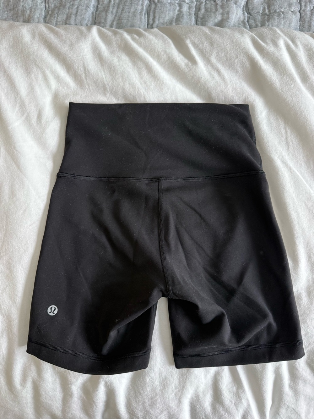Lululemon Wunder Train High-Rise 6” shorts (size 4)